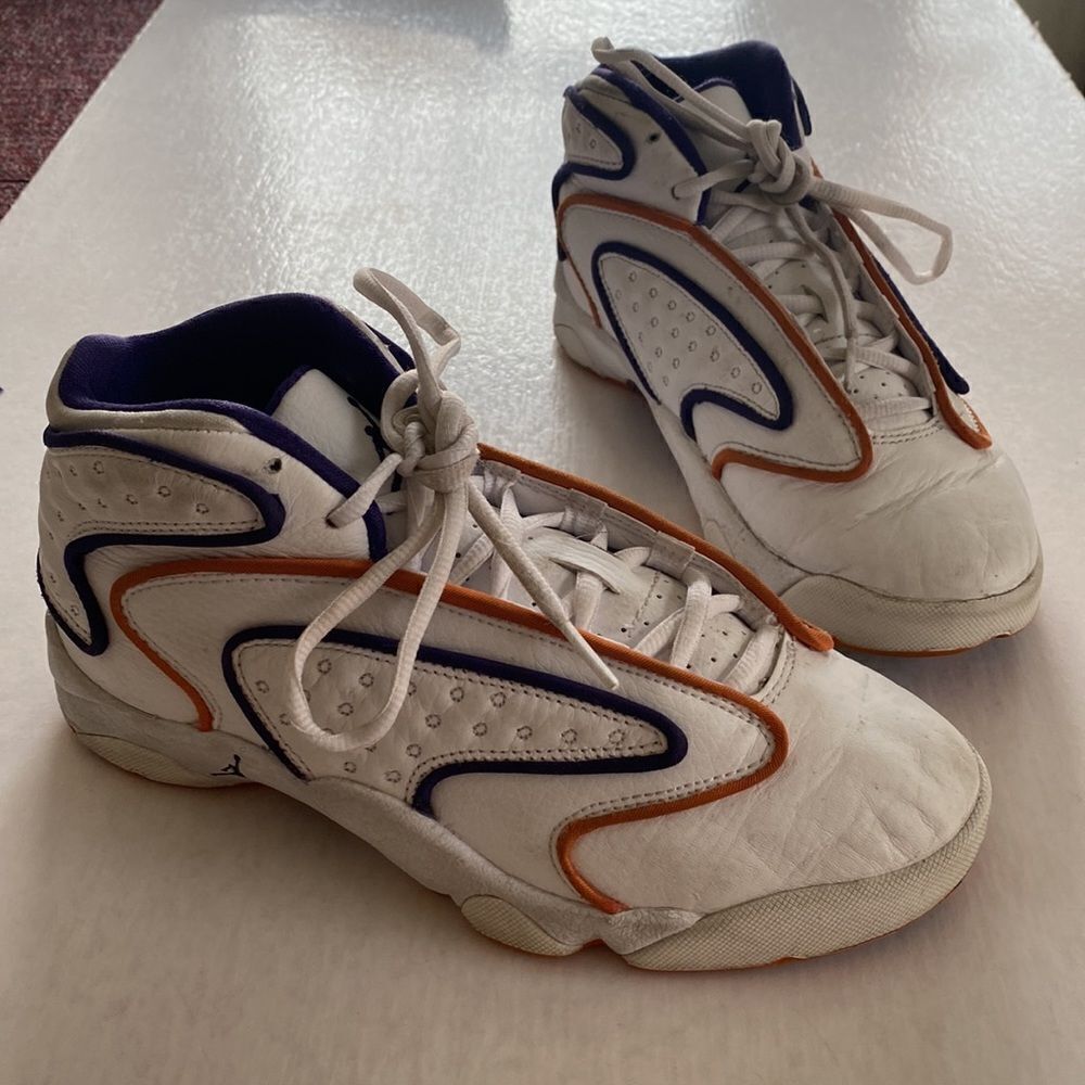 JORDAN Women’s White Leather Sneakers Size 7 - Picture 8 of 11